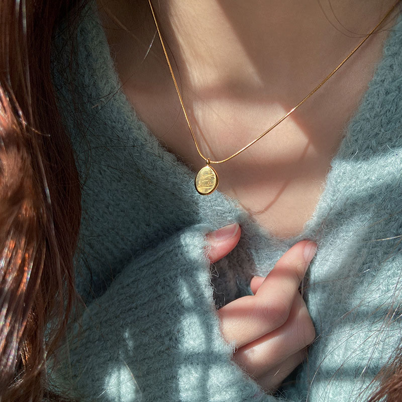 Collier avec lettres anglaises - Birth Flower Necklace avis et prix