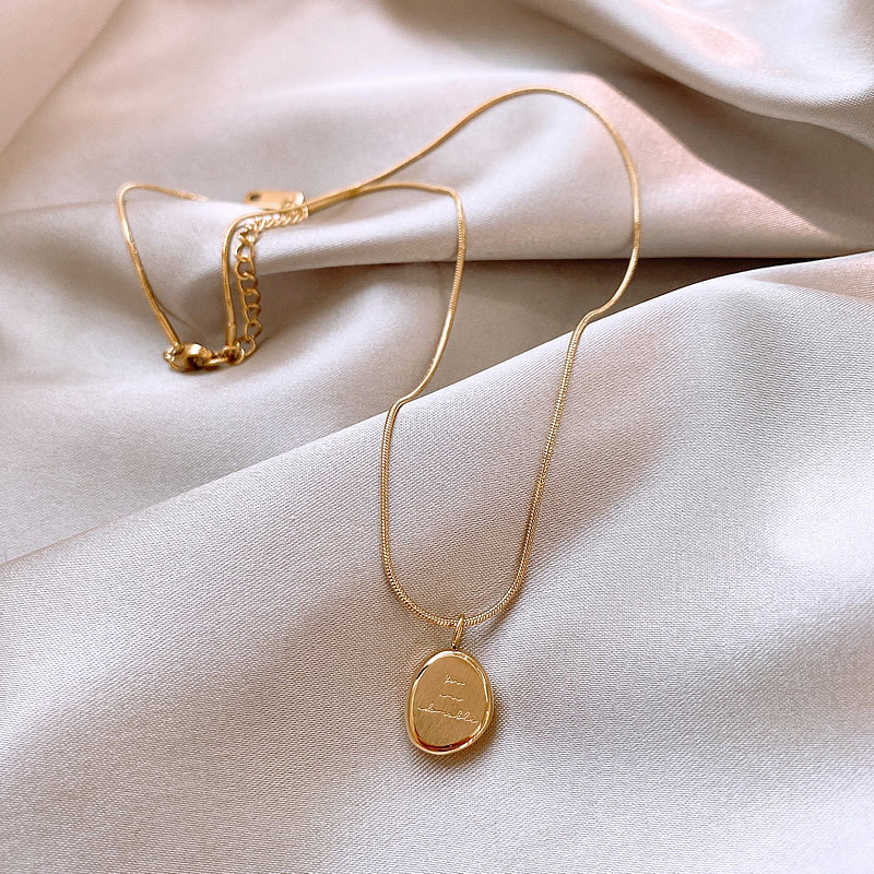 Collier avec lettres anglaises - Birth Flower Necklace avis et prix